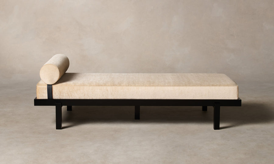 Bruna Daybed - View 1