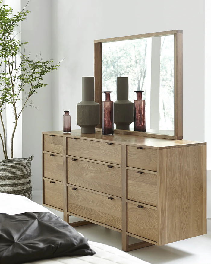 The Marcelina Nizas Dresser