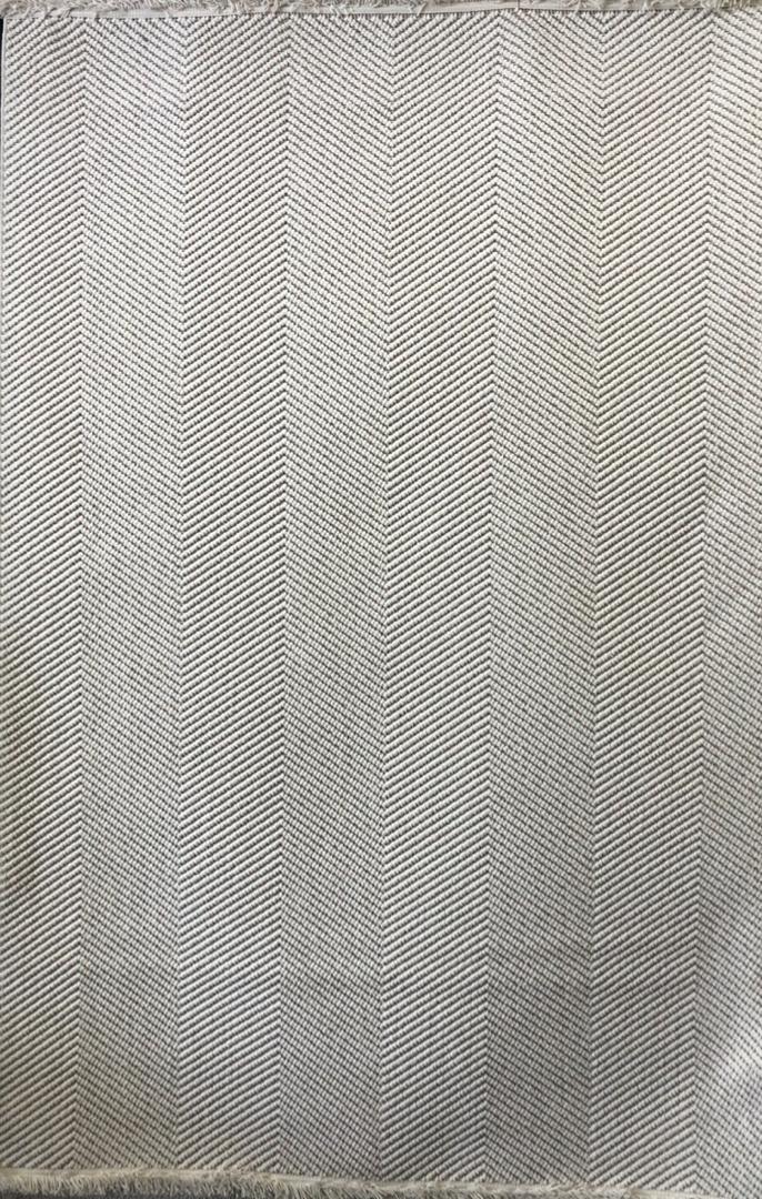 Modern chevron herringbone area rug in gray and cream with fringe edges 1.5x2.2m