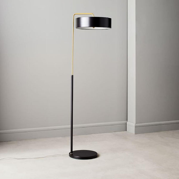 Lámpara de pie moderna de latón y tambor negro: lujo minimalista 