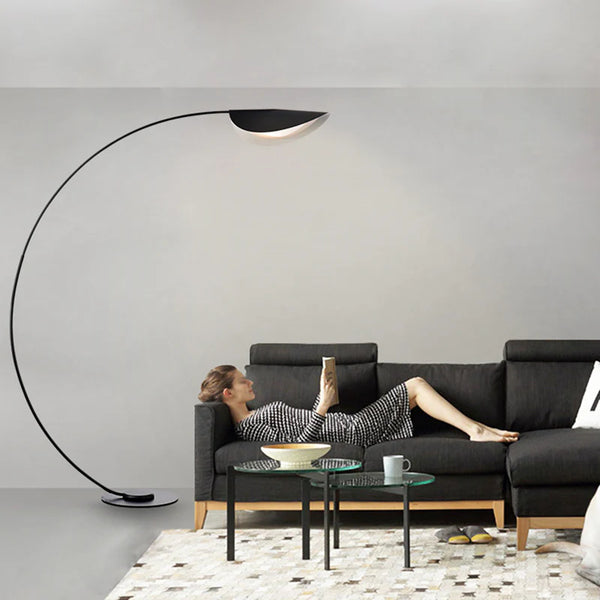 Lámpara de pie moderna con forma de hoja de arco: minimalismo escultural