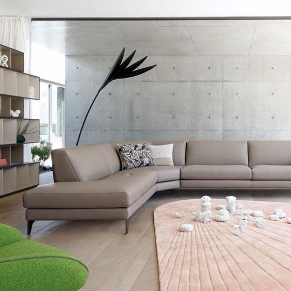 Lámpara de pie moderna con forma de hoja y arco: minimalismo artístico