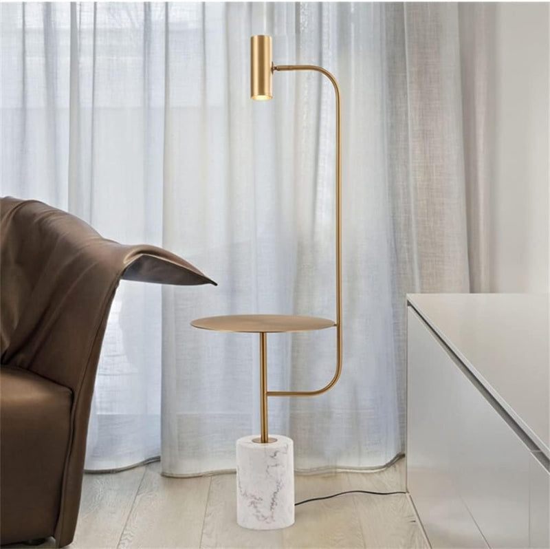Lampada da tavolo moderna in ottone e marmo: eleganza scultorea