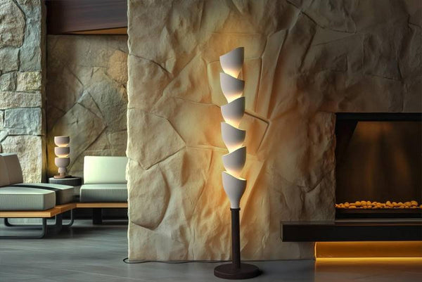 Lámpara de pie moderna en espiral: iluminación artística