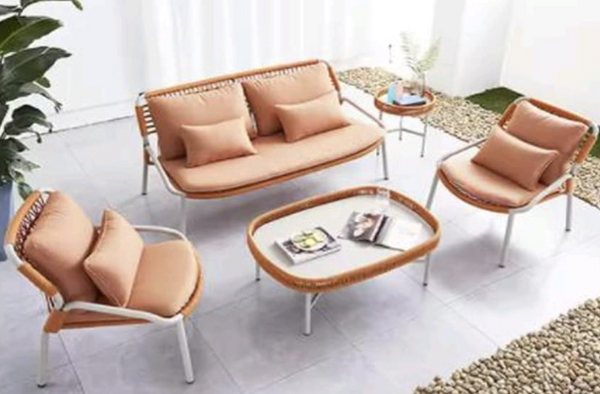 Conjunto de patio exterior moderno con estructura de hierro: 4 piezas de muebles de salón con cojines y mesa de centro
