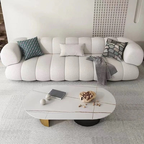 Sofá bouclé contemporáneo: un sofá de nube de felpa para una sala de estar moderna