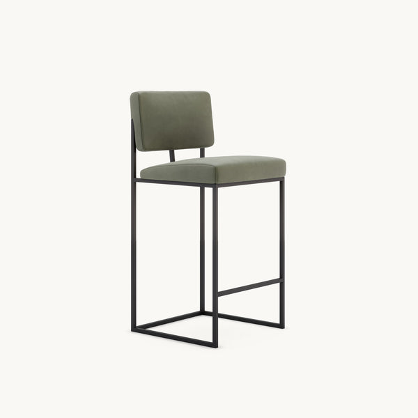 Taburete de bar moderno tapizado con base de trineo de metal negro