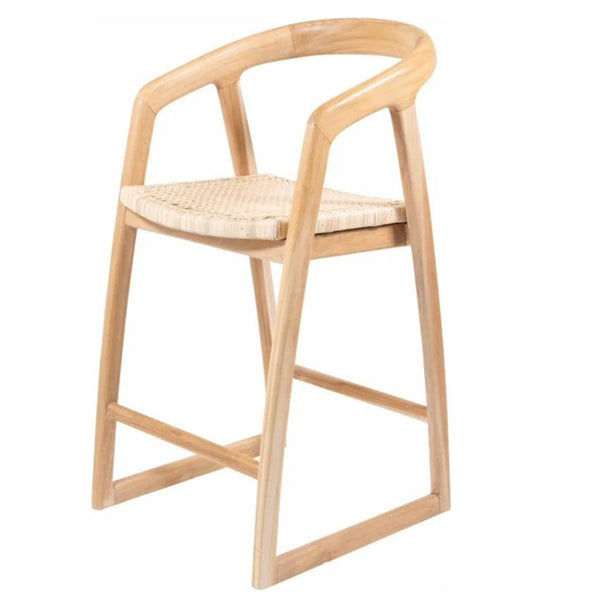 Taburete de bar escandinavo moderno: estructura de madera maciza y asiento de ratán tejido.