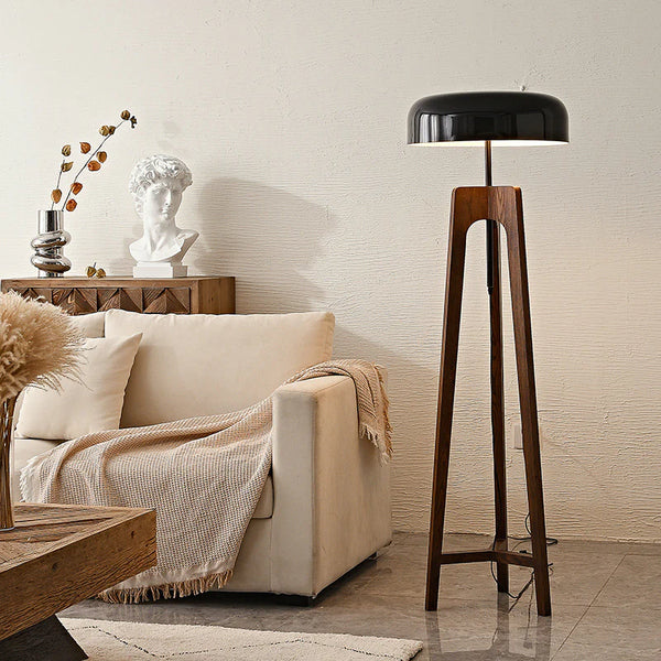 Lámpara de pie moderna con trípode: iluminación minimalista