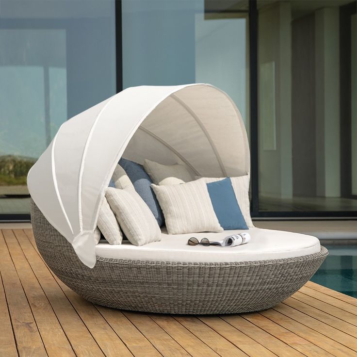 The Vallombrosa Daybed