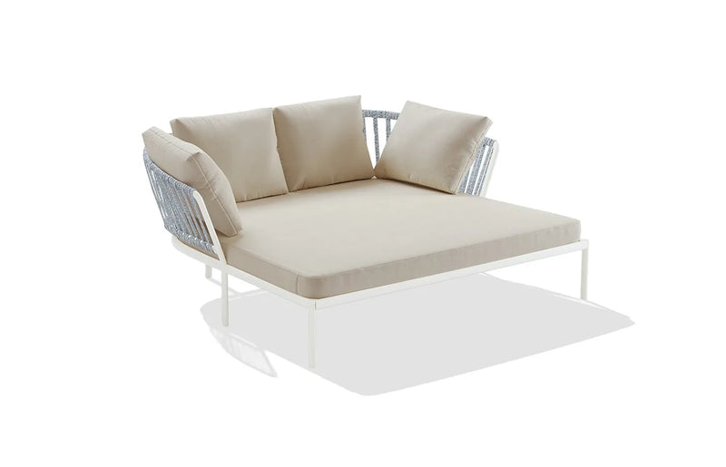 Modern Outdoor Rope Daybed – Sculptural Comfort for Contemporary Spaces + Olefin/Acrylic + Waterproof
