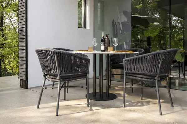 Modern Round Outdoor Dining Table – Engineered Stone Top & Sleek Pedestal Base