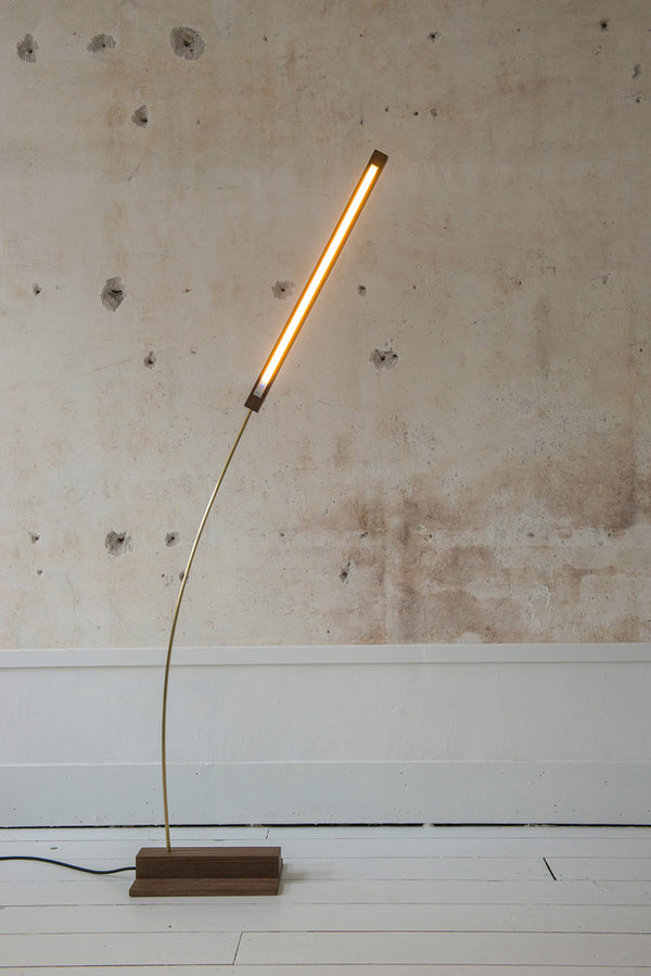 Lámpara de pie LED minimalista moderna: iluminación futurista 