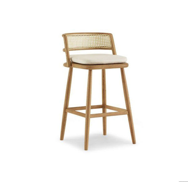 Taburete de bar de ratán y madera de mediados de siglo, acabado natural y respaldo tejido.