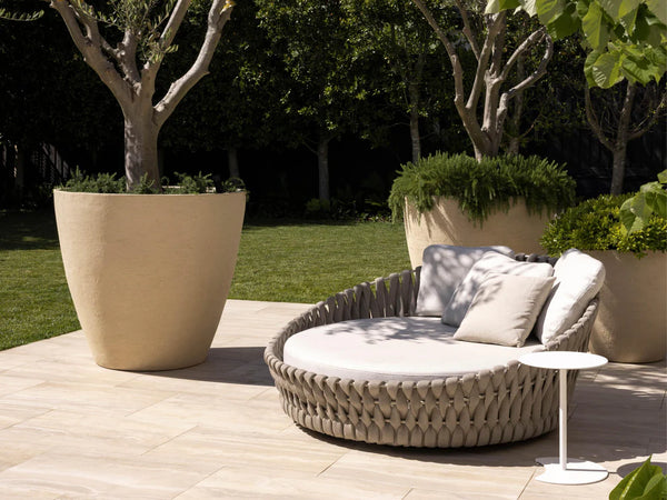Sofá cama moderno de cuerda para exteriores: un santuario escultural + olefina/acrílico + impermeable